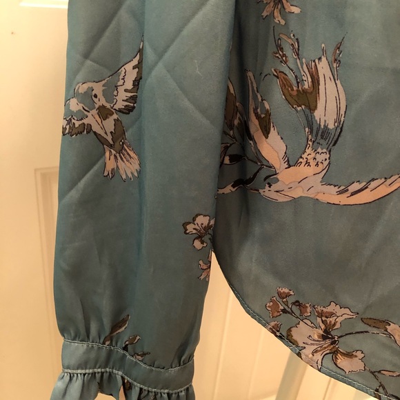 H&M Robins Egg Blue Floral Top size XS NWT Birds - Picture 10 of 11